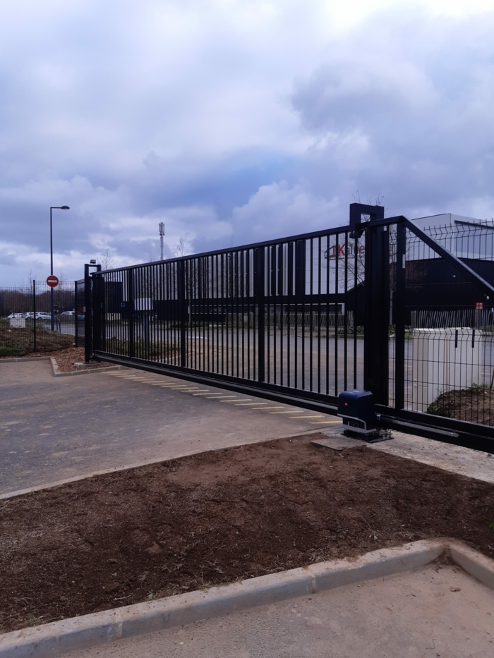 automatisme de portail ARES 1500 installé par BK Eléctricité