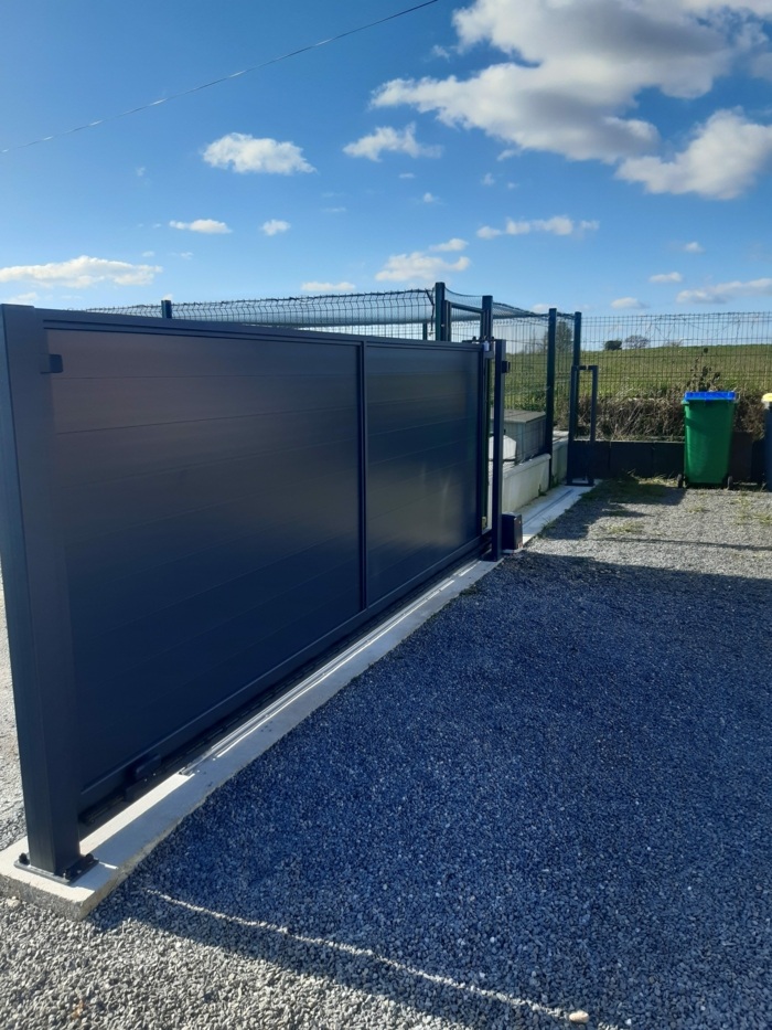 BK Eléctricité portail coulissant motorisé BFT