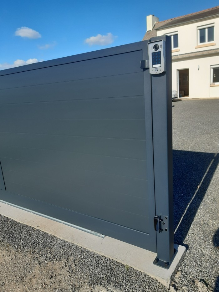 Portail coulissant motorisé en BFT BK Eléctricité